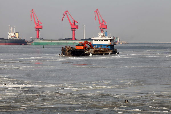 Sea freezes as mercury drops