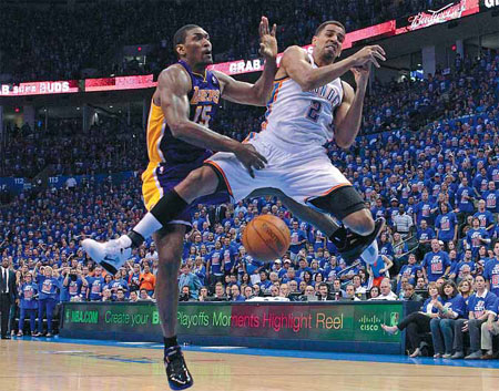 Thunder thump lakers