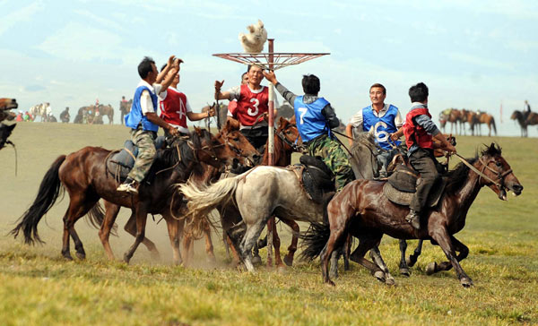 Ethnic groups celebrate sporting festivals