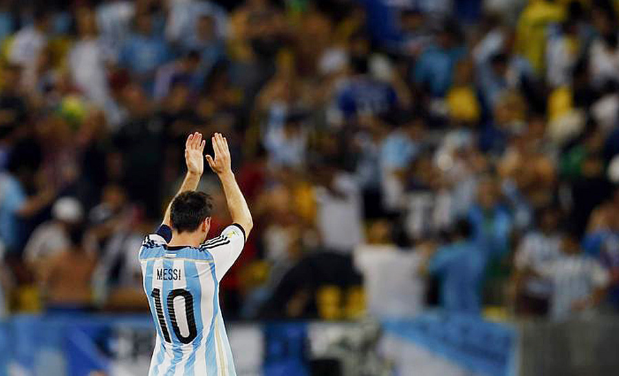 Messi scores and lifts Argentina 2-1 over Bosnia