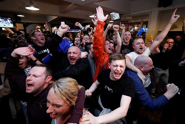 Amazing Leicester celebrate fairytale title success