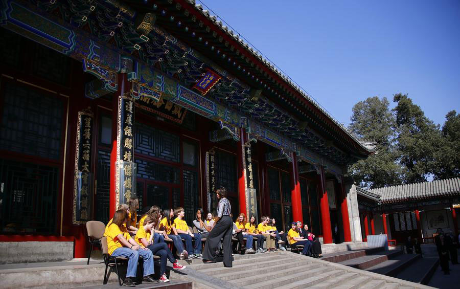 Michelle Obama visits Summer Palace