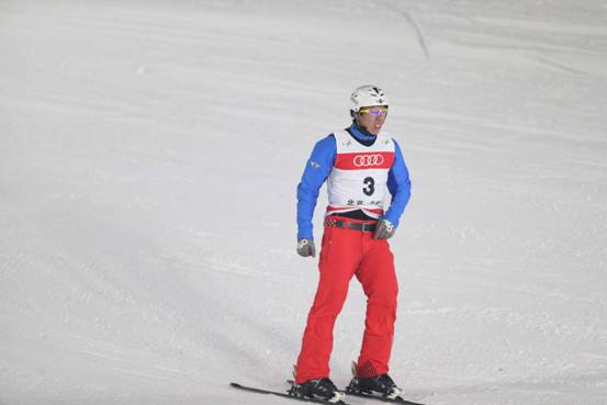 自由滑雪世界杯加拿大選手奪冠 中國隊四強居三