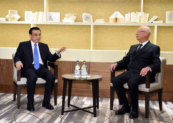 Chinese premier meets WEF founder and executive chairman in Davos