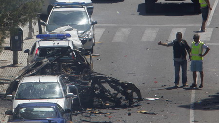 Bomb kills 2 Spanish police on Mallorca