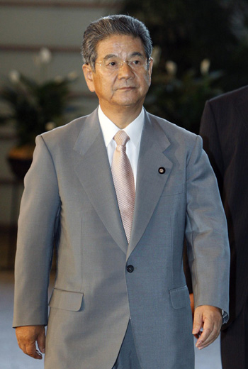 Hatoyama Japan's new PM, names Cabinet