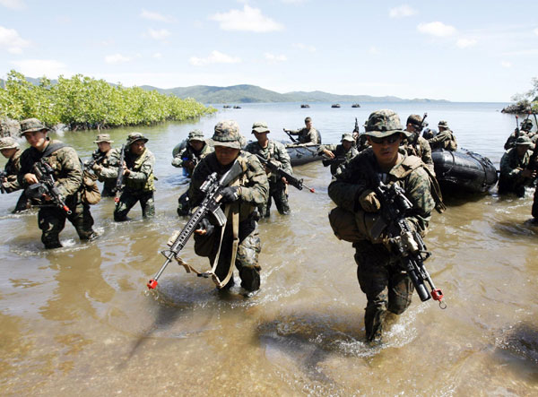 Philippines, US stage war games