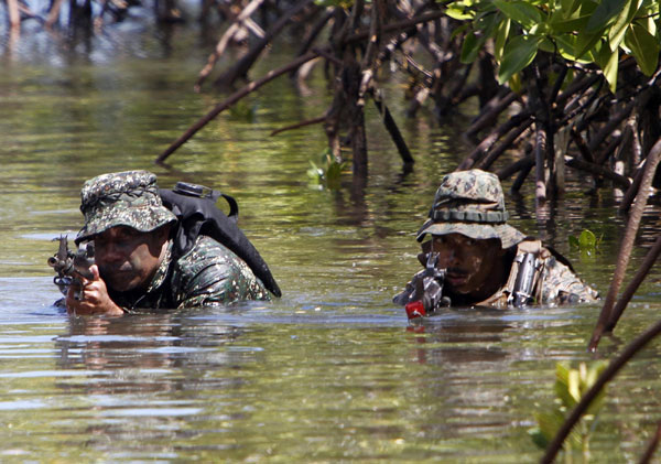 Philippines, US stage war games