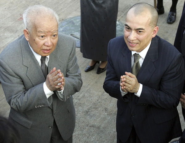 Cambodian King to bring home King-Father