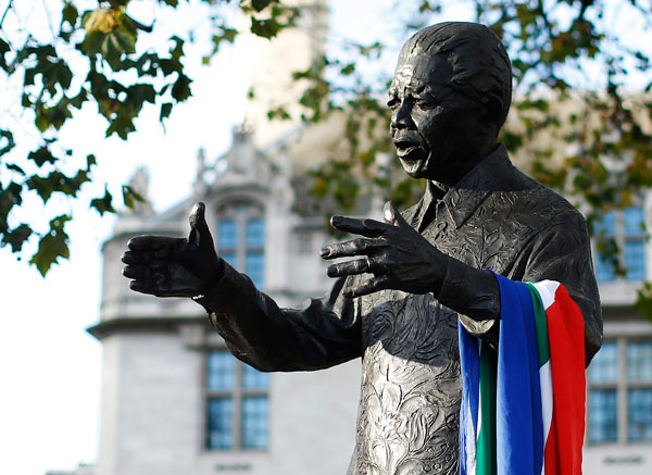 South Africans pray for Mandela