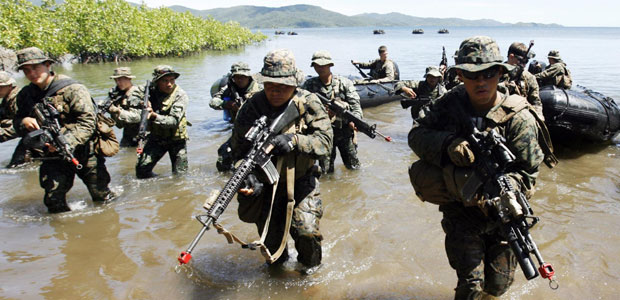 Philippines, US stage war games